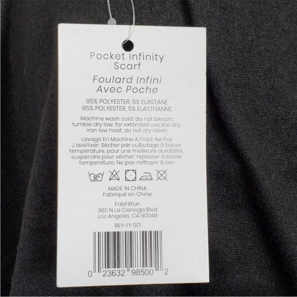 Beyond Yoga Black Soft Pocket Infinity Scarf With Zipper Pocket NEW NWT - Picture 4 of 6